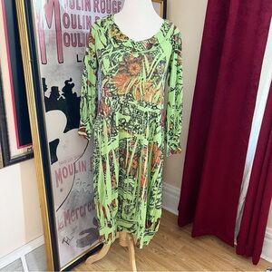 look: Kelly Green Abstract  Floral European Print Balloon Shape Dress Size M